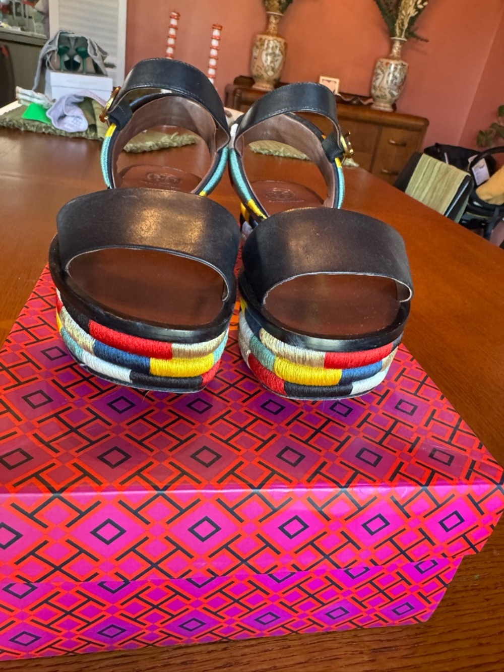 Tory Burch Black Leather Sandals with Multicolor Woven Platform - Picture 7 of 7